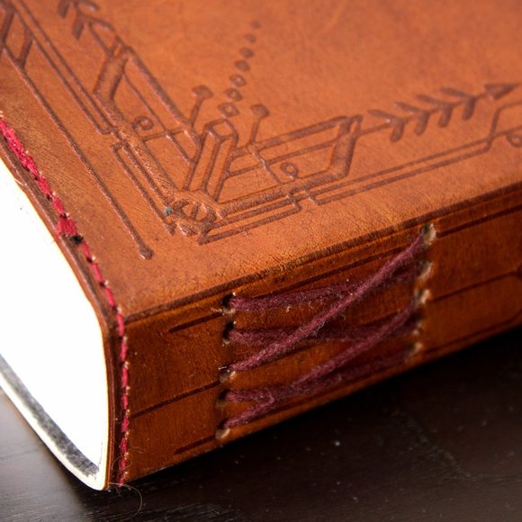 D20 Polyhedral Leather Journal - Picture 3 of 9